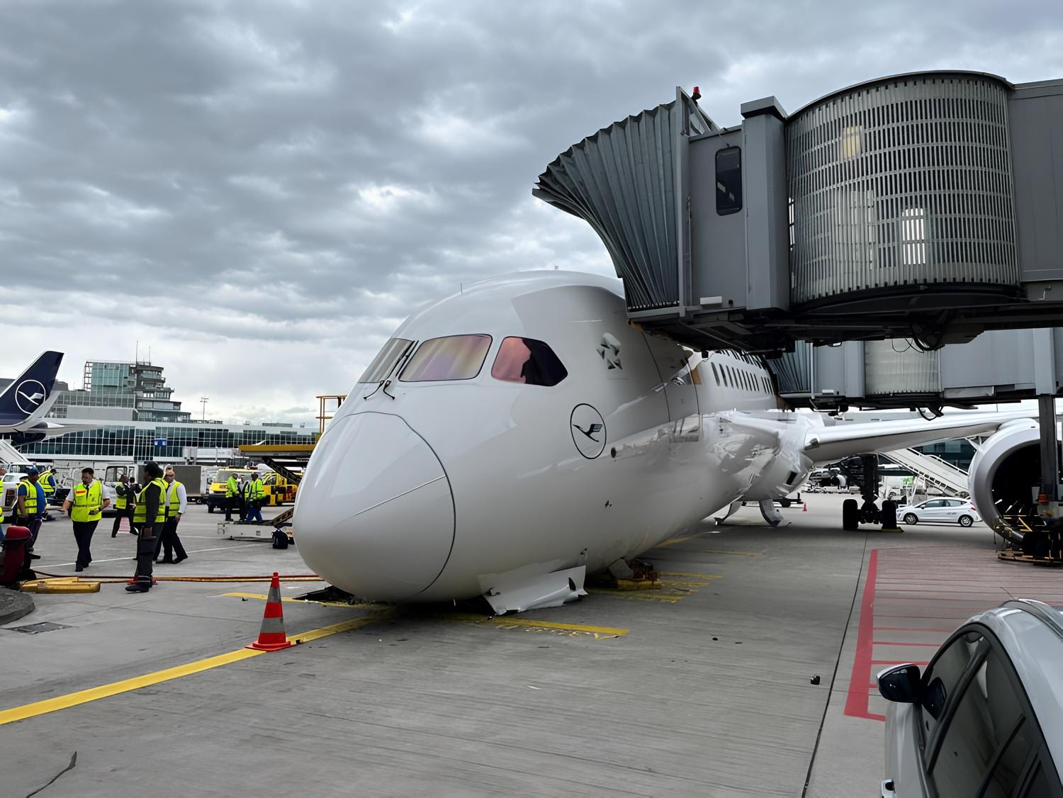 🚨 Lufthansa 787-9 zakt in op Frankfurt